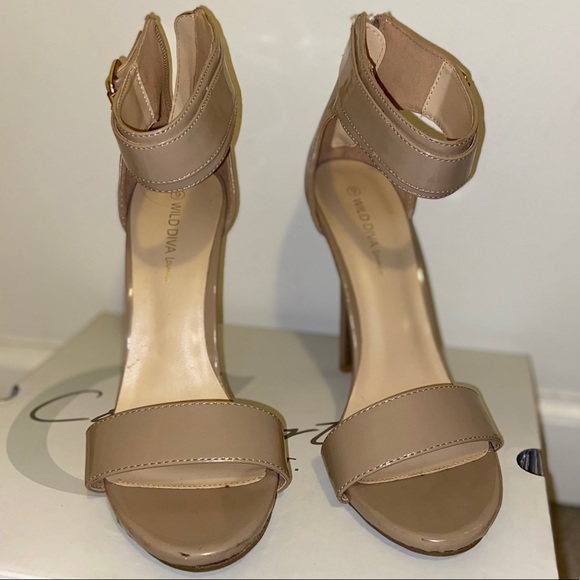 Heels - Picture 2 of 4